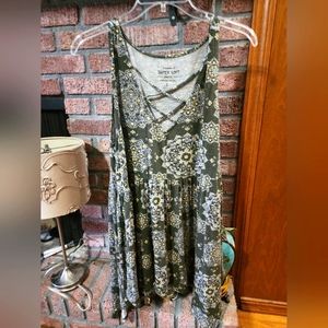 Torrid Size 1 Assymetrical Top